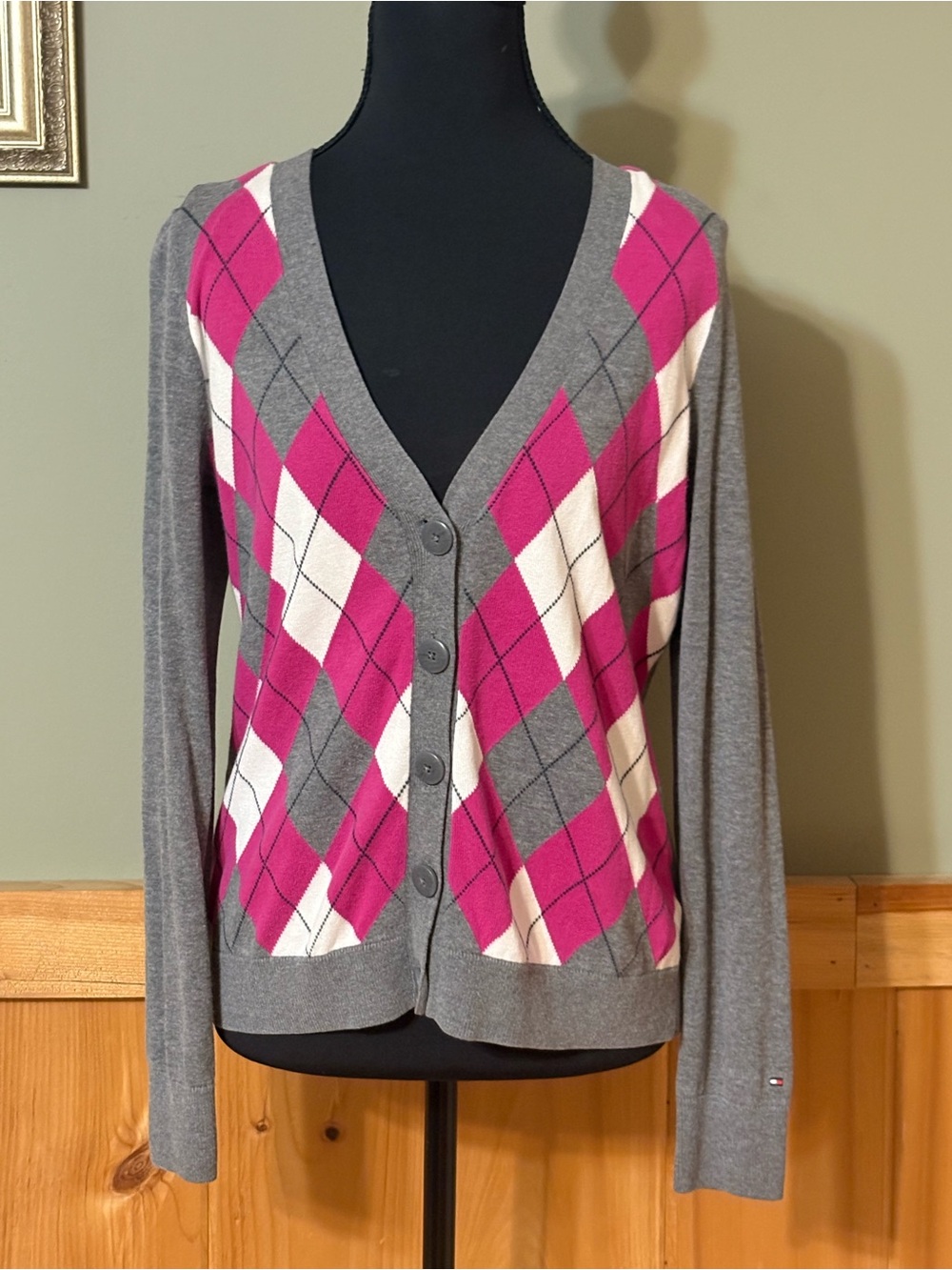 Tommy Hilfiger Gray, Pink & White Argyle V-Neck Cardigan size S 100% Pima Cotton